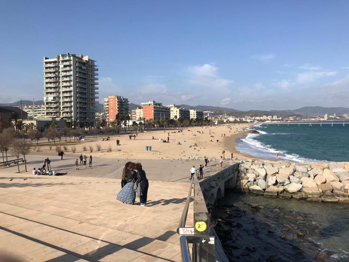 Hospedaje Dado De Baja Badalona Exterior foto