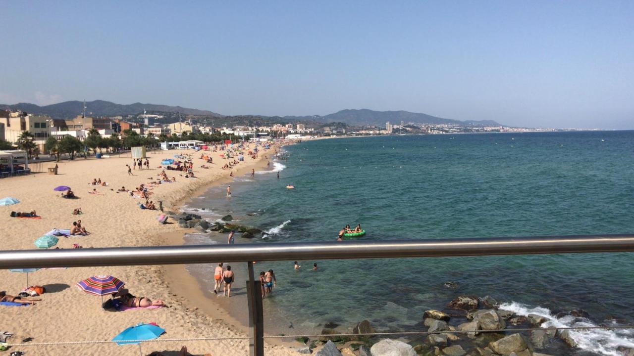 Hospedaje Dado De Baja Badalona Exterior foto