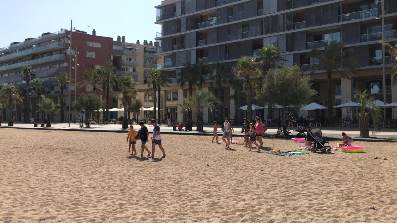 Hospedaje Dado De Baja Badalona Exterior foto