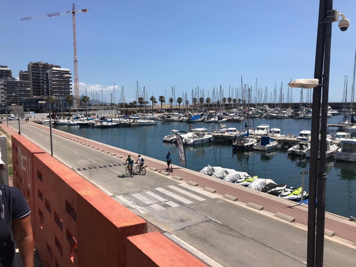 Hospedaje Dado De Baja Badalona Exterior foto