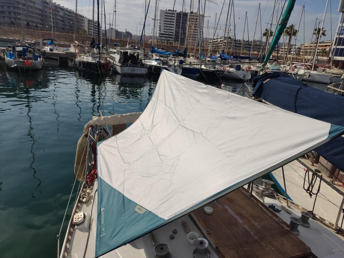 Hospedaje Dado De Baja Badalona Exterior foto